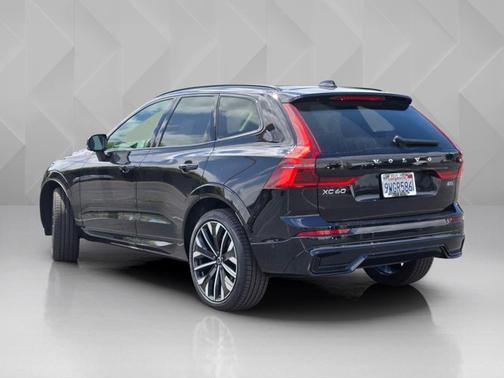 Onyx Black Metallic 2026 Volvo XC60 Ultra