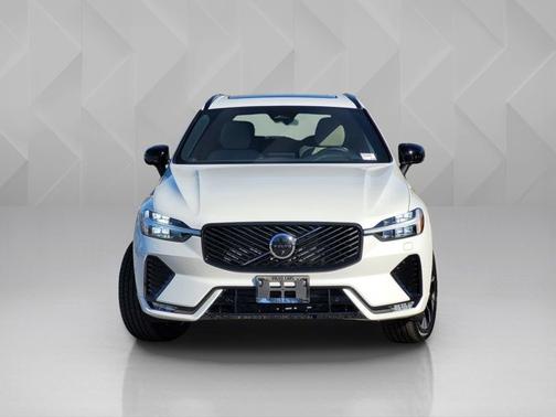 2026 Volvo XC60 Plus
