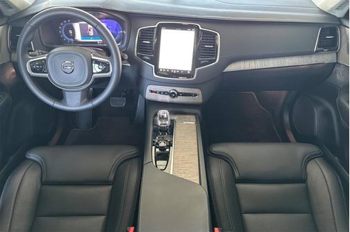 2024 Volvo XC90 Recharge Plug-In Hybrid Ultimate Bright Theme