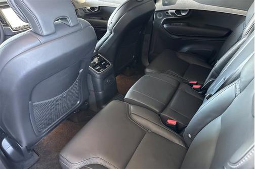 2024 Volvo XC90 Recharge Plug-In Hybrid Ultimate Bright Theme