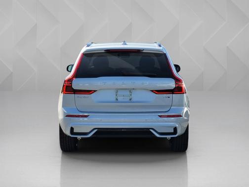 2026 Volvo XC60 Plug-In Hybrid Plus