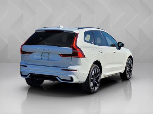 2026 Volvo XC60 Plug-In Hybrid Plus