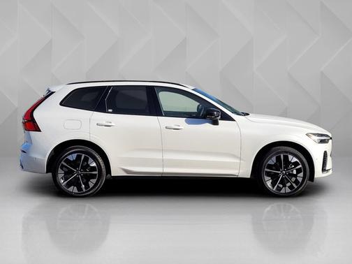 2026 Volvo XC60 Plus