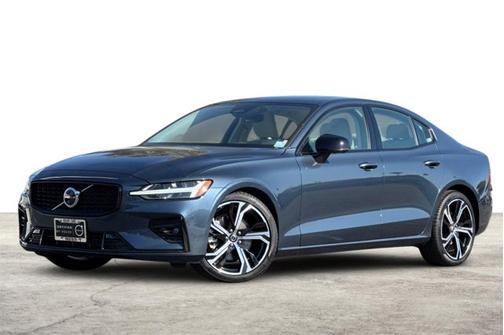 2024 Volvo S60 Plus Dark Theme