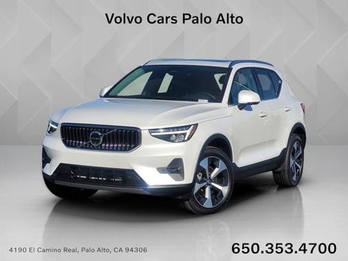 Crystal White Pearl 2025 Volvo XC40 Plus Bright Theme