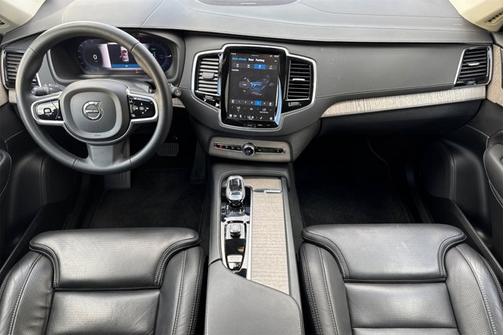 2024 Volvo XC90 Recharge Plug-In Hybrid Ultimate Bright Theme