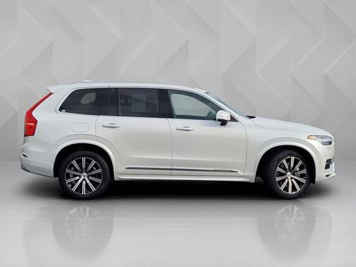 2022 Volvo XC90 Recharge Plug-In Hybrid Inscription