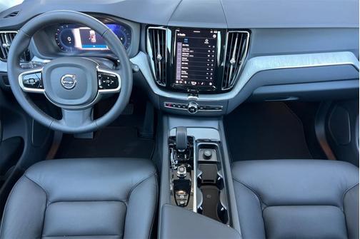 2025 Volvo XC60 Plus