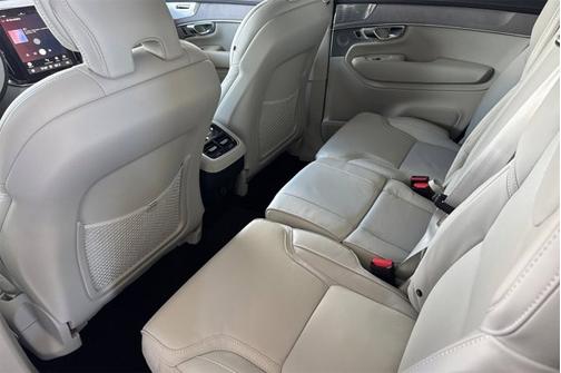 2026 Volvo XC90 Ultra Dark Theme