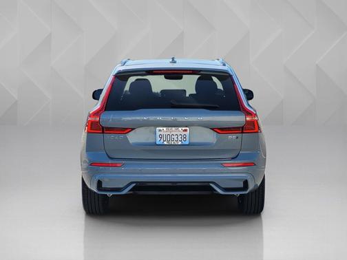 2025 Volvo XC60 Core