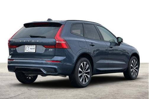 2025 Volvo XC60 Core