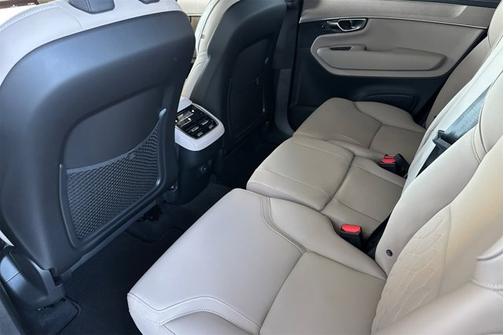 2026 Volvo XC90 Plus