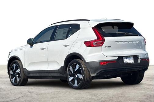 2025 Volvo EX40 Core
