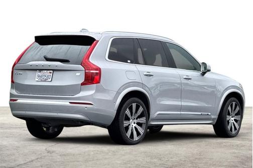 2023 Volvo XC90 Recharge Plug-In Hybrid Plus Bright Theme