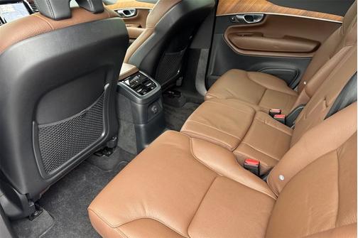 2023 Volvo XC90 Recharge Plug-In Hybrid Plus Bright Theme