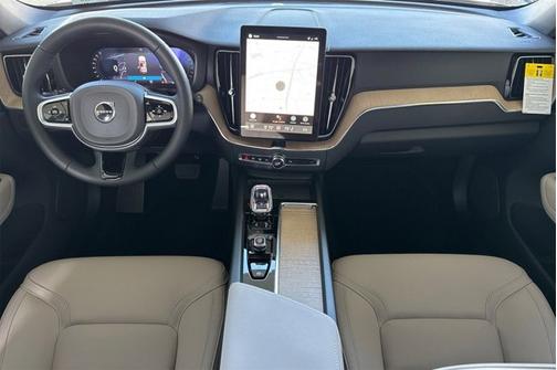 2026 Volvo XC60 Plus