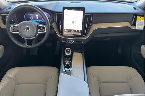 2026 Volvo XC60 Plus