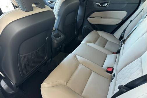 2026 Volvo XC60 Plus