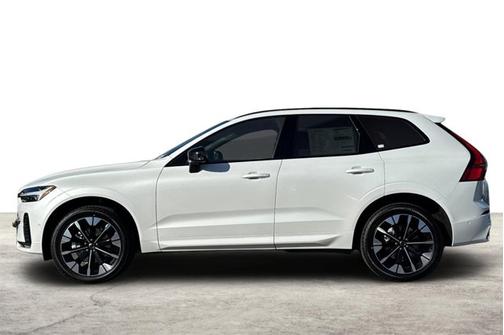 2026 Volvo XC60 Plus