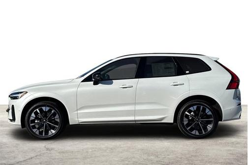 2026 Volvo XC60 Plus