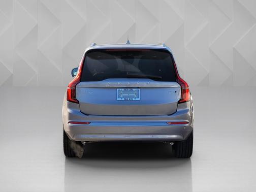 2026 Volvo XC90 Plus