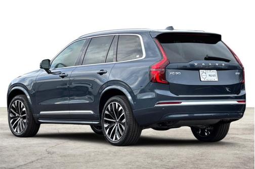 2026 Volvo XC90 Plus