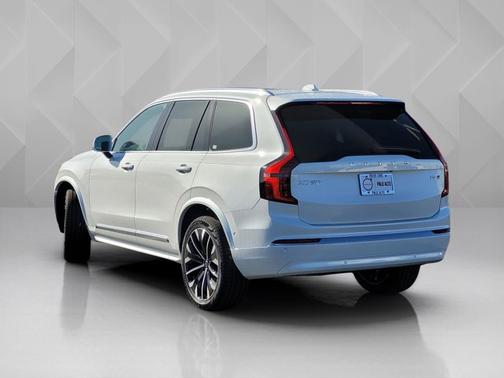 2026 Volvo XC90 Plus