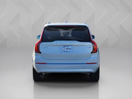 2026 Volvo XC90 Plus