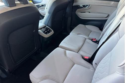 2026 Volvo XC90 Plus