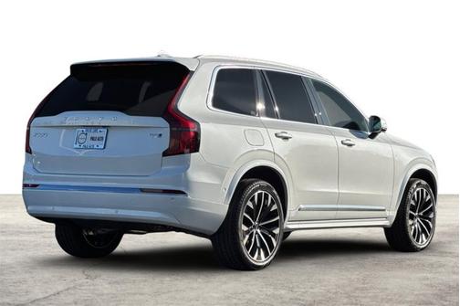 2026 Volvo XC90 Plus
