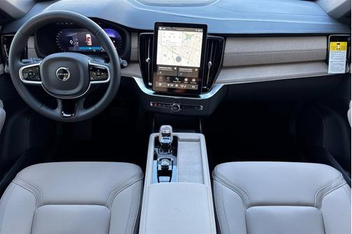 2026 Volvo XC90 Plus