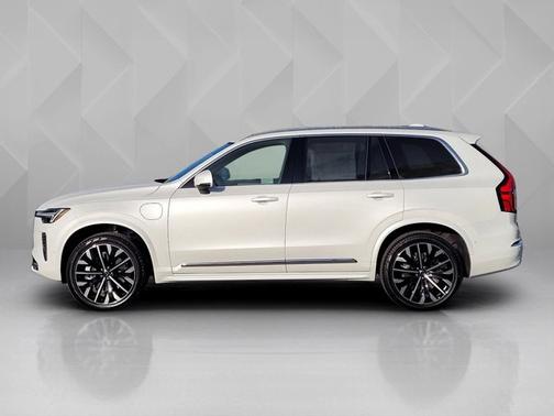 2026 Volvo XC90 Plug-In Hybrid Plus