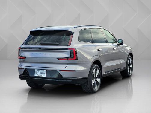 2026 Volvo EX90 Plus