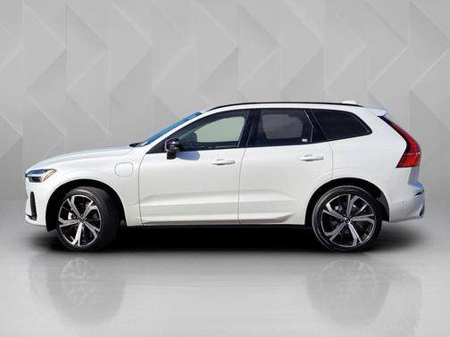 2024 Volvo XC60 Recharge Plug-In Hybrid Ultimate Dark Theme