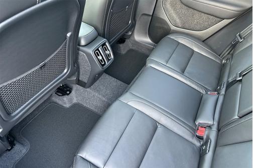 2025 Volvo XC40 Core Bright Theme