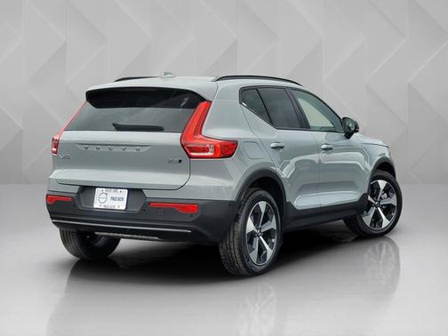 Gray Metallic 2026 Volvo XC40 Plus