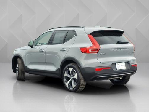Gray Metallic 2026 Volvo XC40 Plus