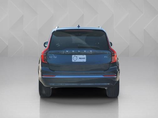 2026 Volvo XC90 Plus