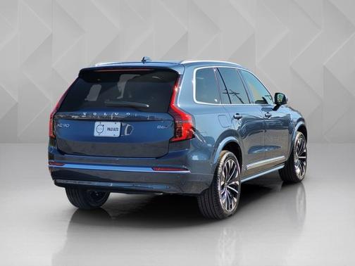 Denim Blue Metallic 2026 Volvo XC90 Plus