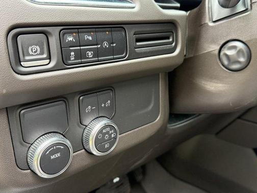 Summit White 2024 GMC Yukon SLT