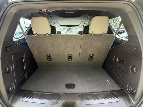 Summit White 2024 GMC Yukon SLT