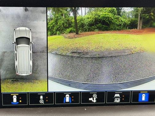 Summit White 2024 GMC Yukon SLT