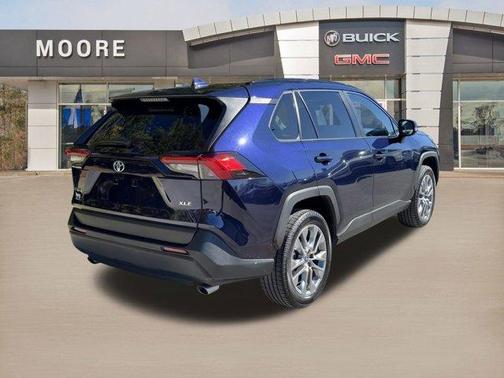 2022 Toyota RAV4 XLE Premium