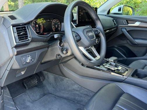 2023 Audi Q5 45 S line Premium Plus