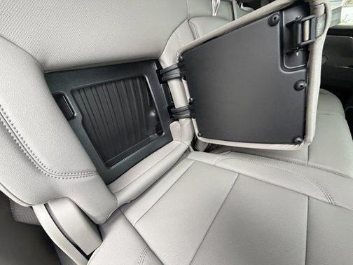 Summit White 2026 GMC Sierra 1500 SLT