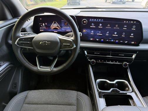 Summit White 2024 Chevrolet Traverse LS