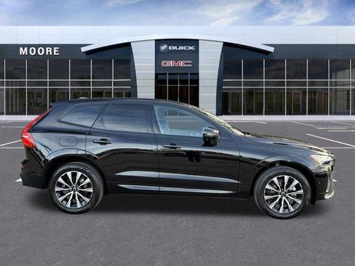 2024 Volvo XC60 B5 Plus Dark Theme