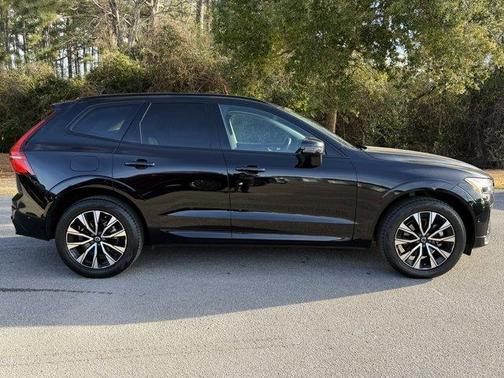 2024 Volvo XC60 B5 Plus Dark Theme