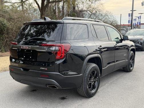 2023 GMC Acadia AT4