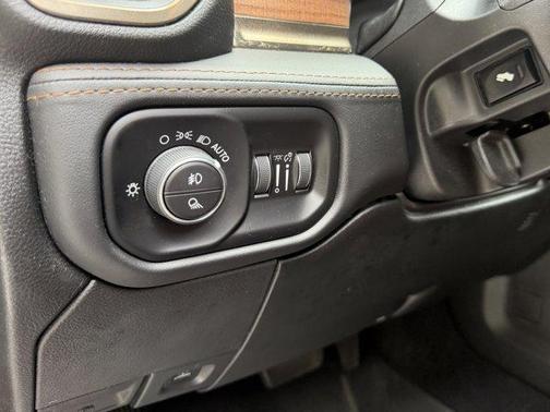 Delmonico Red Pearlcoat 2022 RAM 2500 Longhorn